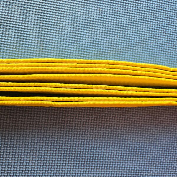 Ceinture de karaté jaune durable