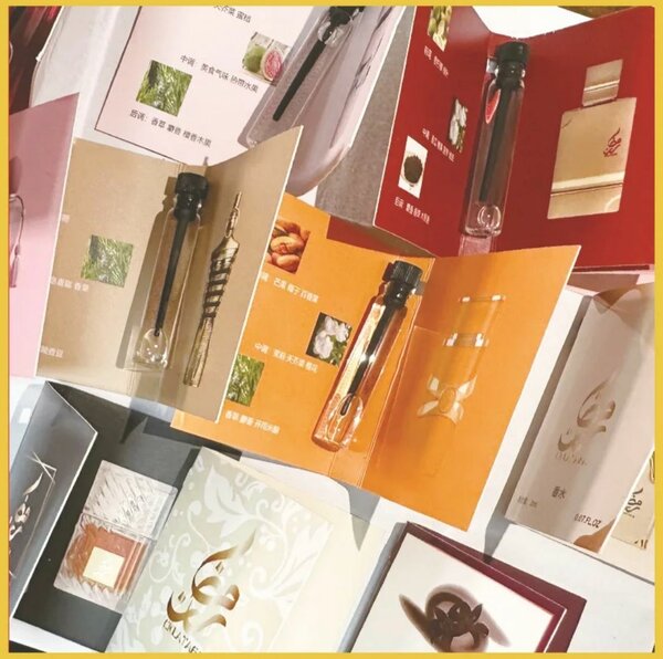 Échantillons de parfum variés