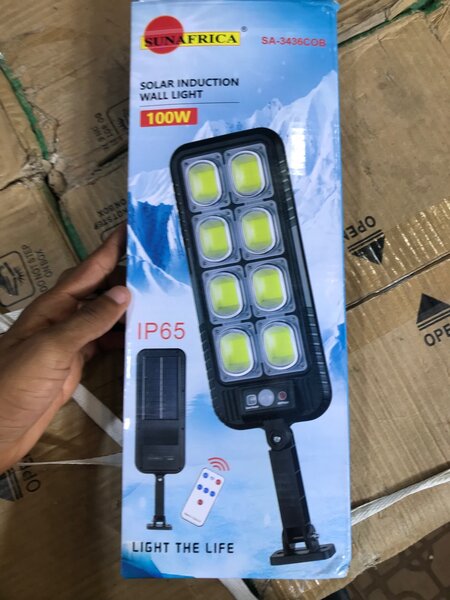 Mini lampadaire solaire