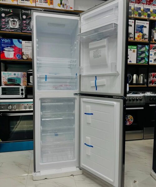 Réfrigérateur congélateur moderne