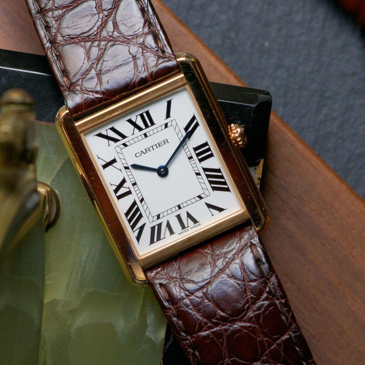 Montre élégante en cuir