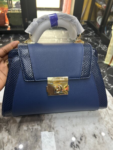 Sac à main élégant bleu