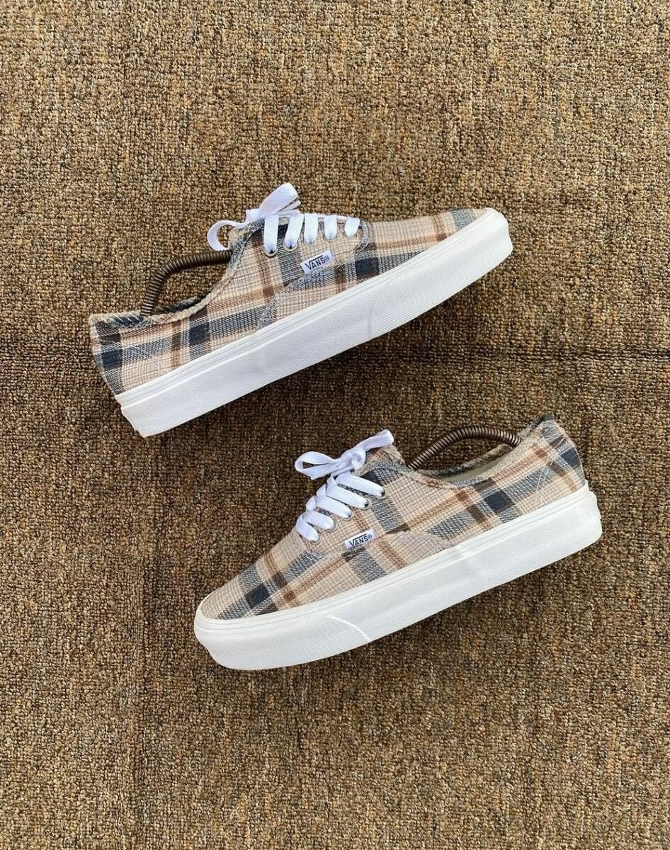 Vans à carreaux tendance