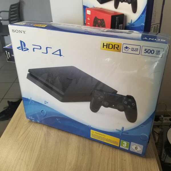 Sony ps4 slim