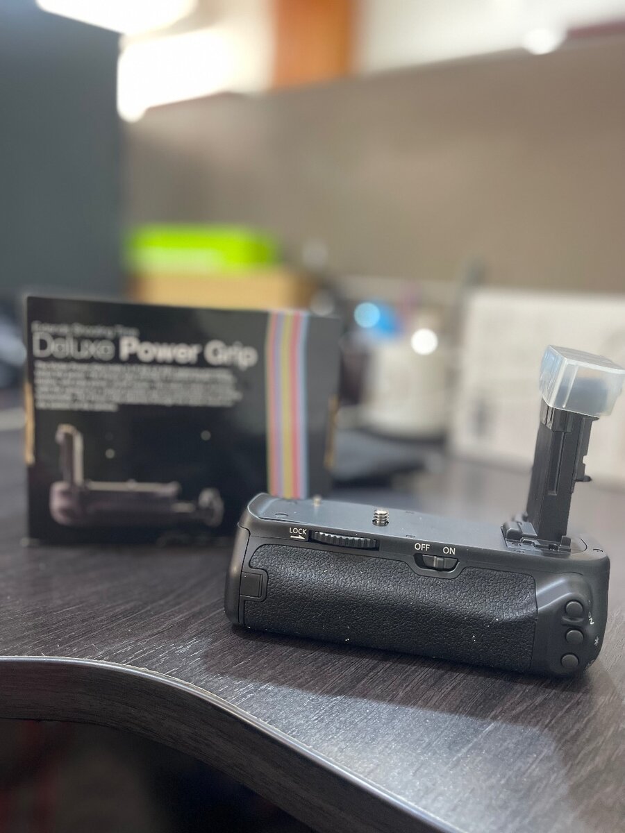 Canon Deluxe Power Grip