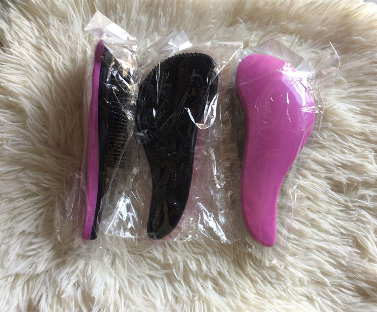 Detangling hair brush