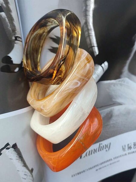 Bracelet en résine couleur ambre