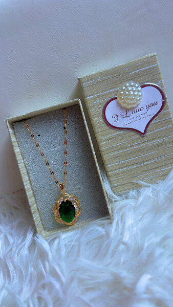 Collier Émeraude Chic