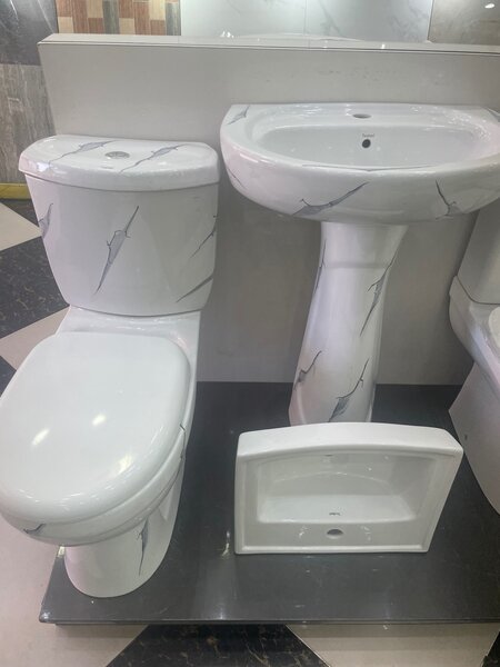 DECORATED WATER CLOSET SET