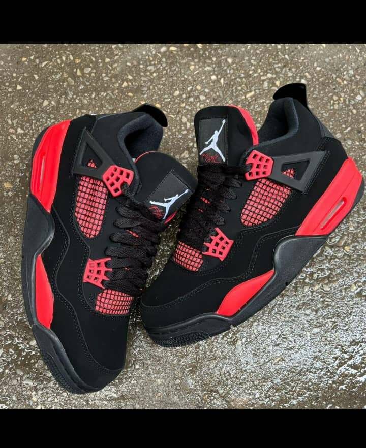 Jordan 4 thunder