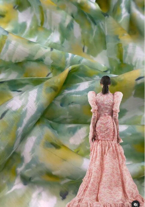 Красивая лёгкая ткань Тенсель батист с узором для пошива одежды