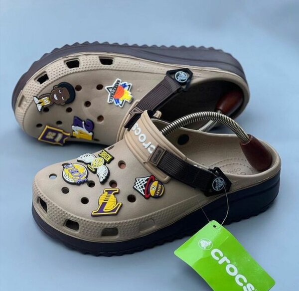 Sandales Crocs camouflage et noir