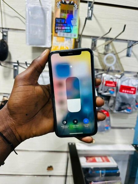 iPhone 12 Pro Max noir débloqué