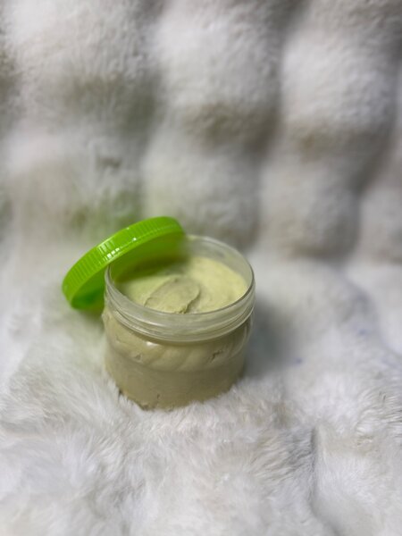 Mme beurre de Karité