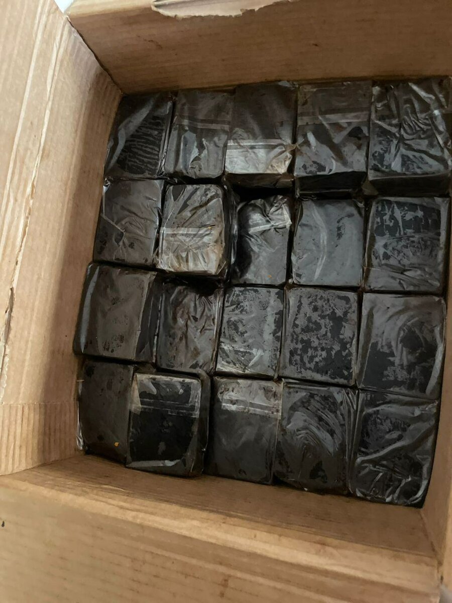 Savon naturel au charbon