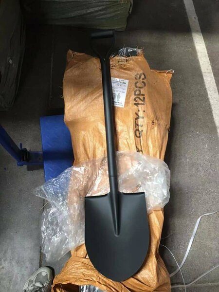 Pelle de jardin robuste