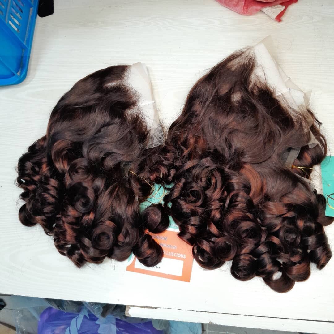 Perruque Bouclée Luxe tle 22