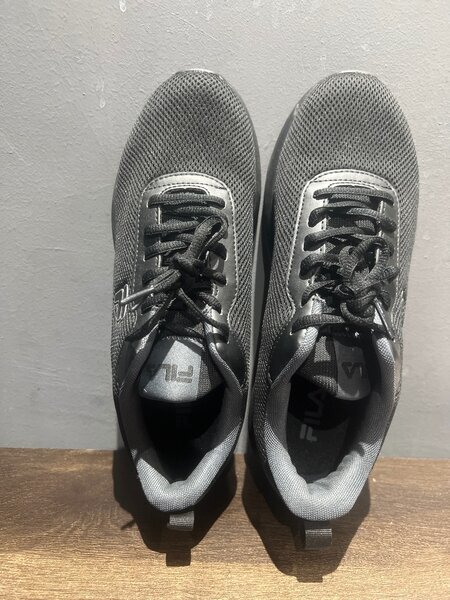 Chaussures de sport noires homme