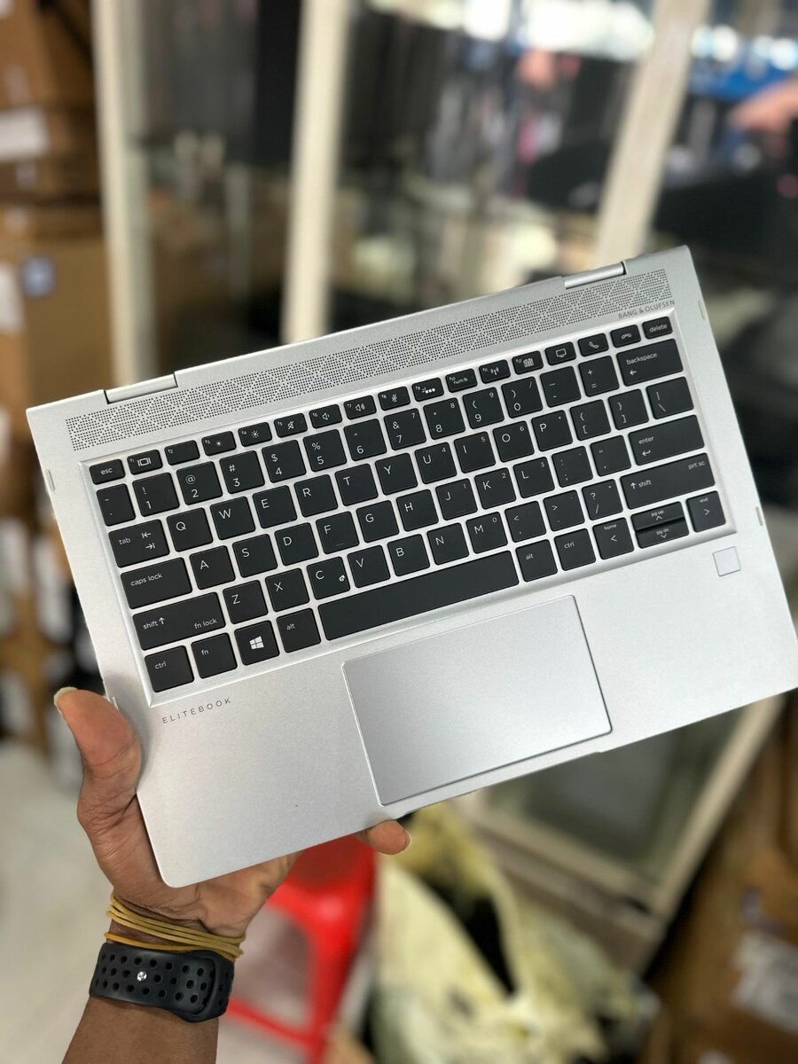HP ELITEBOOK 1030 G2