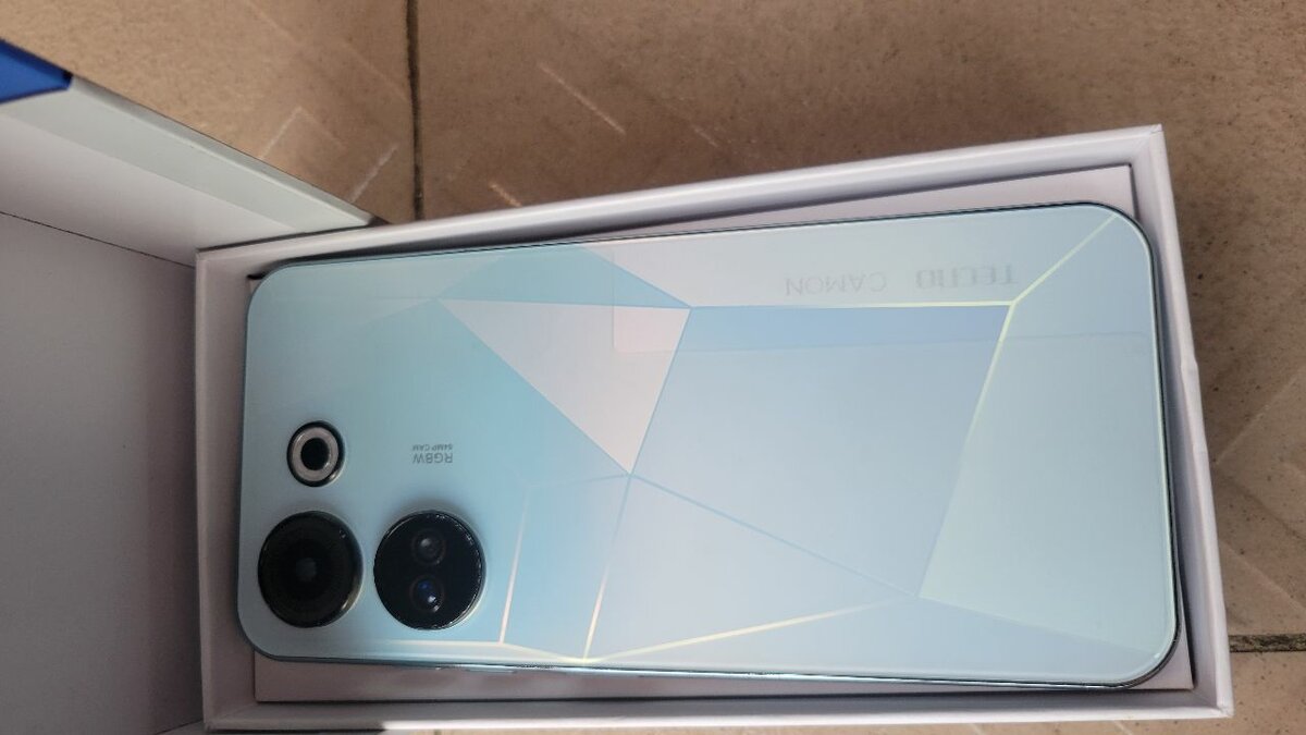 TECNO CAMON 20 PRO 256GB 16GB RAM PREMIÈRE COPIE CONFORME DU