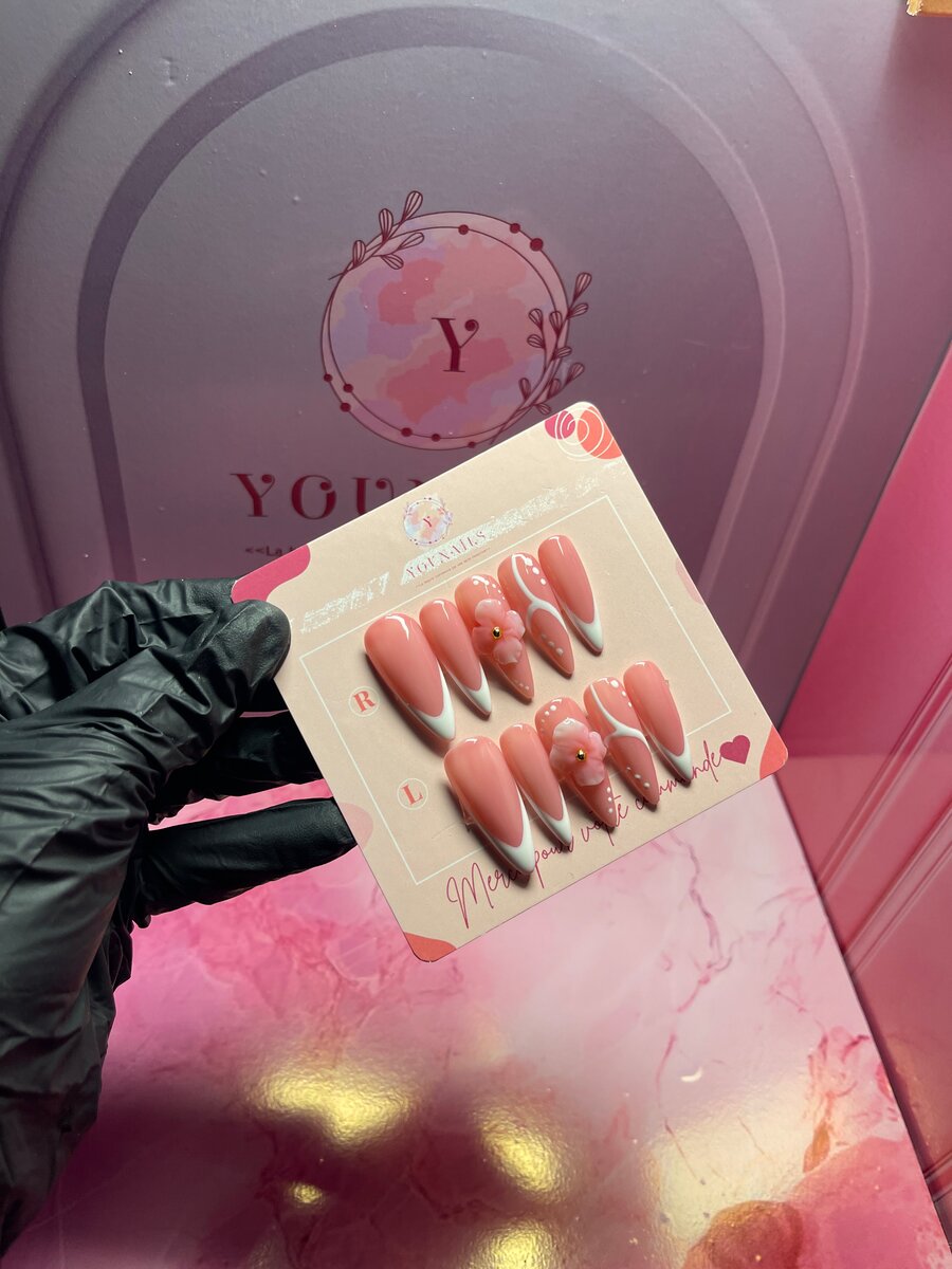 Ongles Pressés Roses Élégants