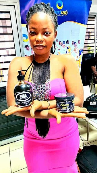 1boîte et un gel de savons noi