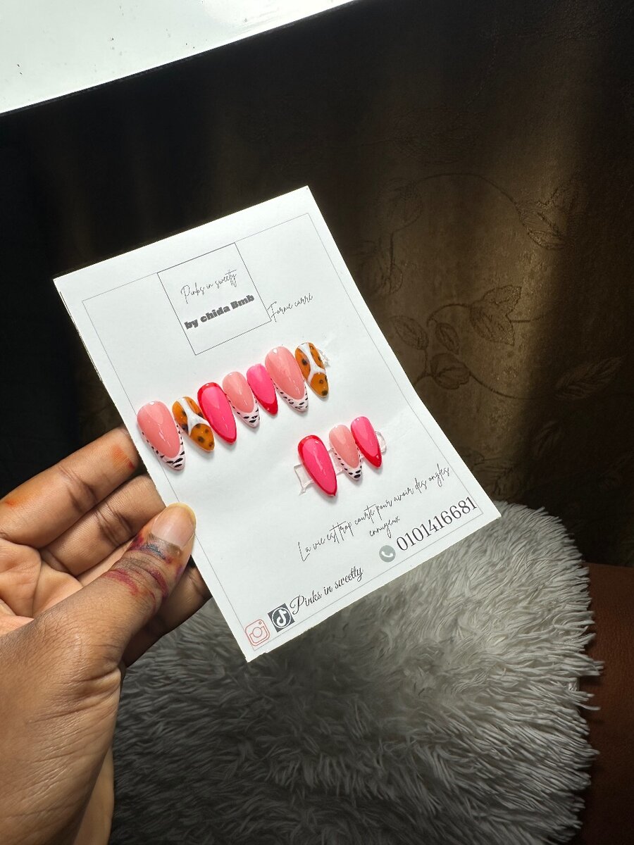 Ongles en Gel Élégants et Colorés