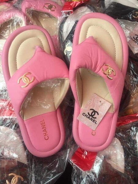Ladies slippers