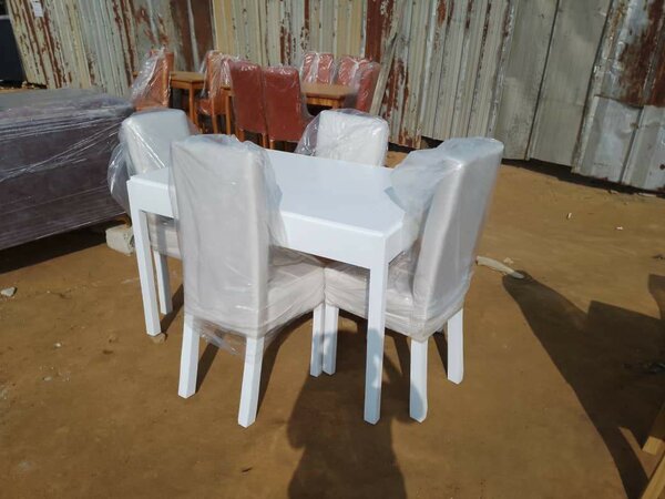 Ensemble table et chaises bois