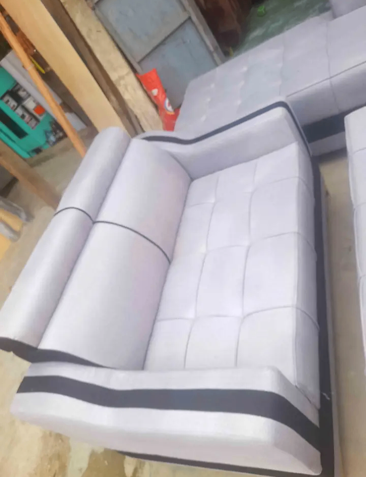 Canapé moderne 2 places