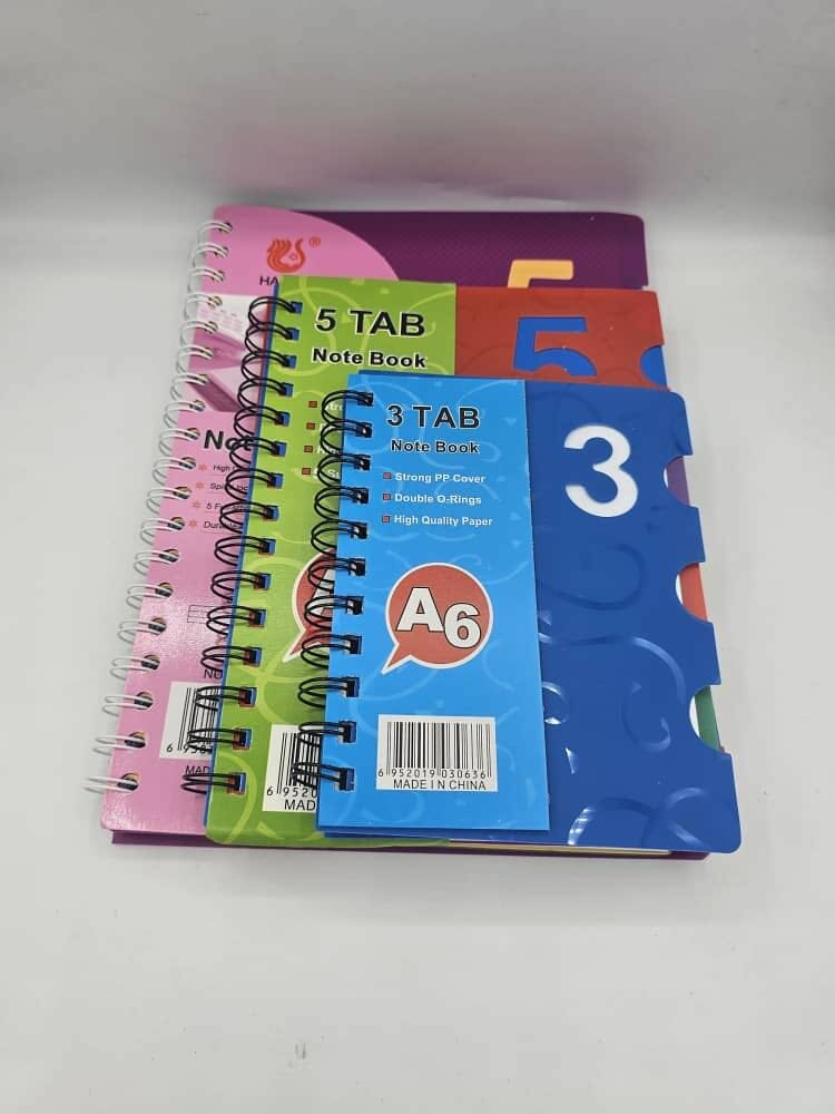 Cahier à onglets colorés