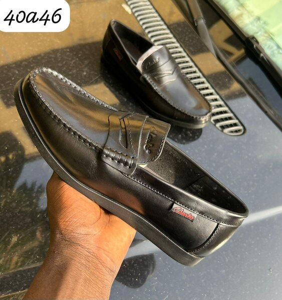 Mocassins en cuir noir élégants