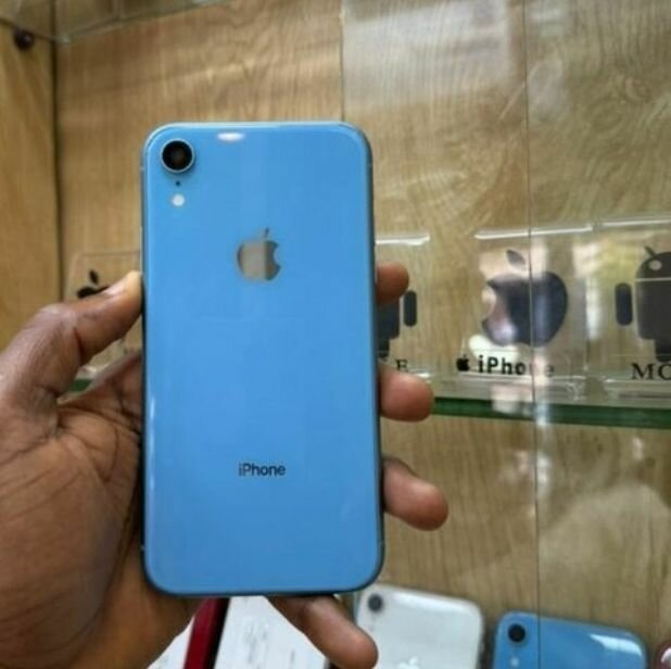 iPhone XR bleu
