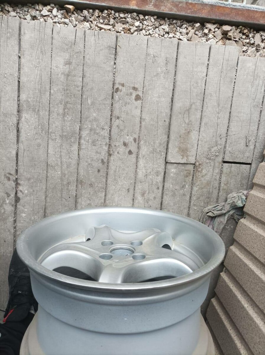 Диски Brock разноширокие r16  Пер 7.5jet35 Зад 9j et35 4*100