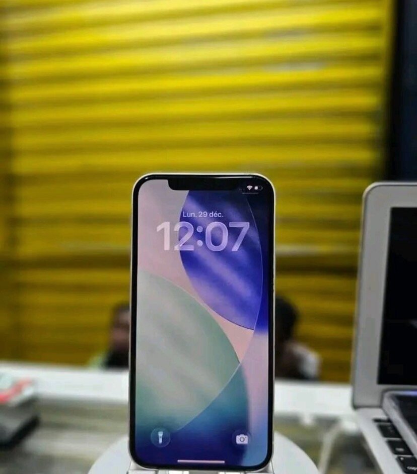 iPhone 12 Blanc 64 Go