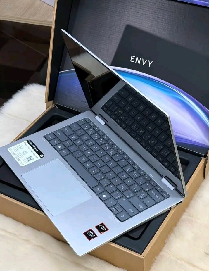 Ordinateur portable tactile moderne