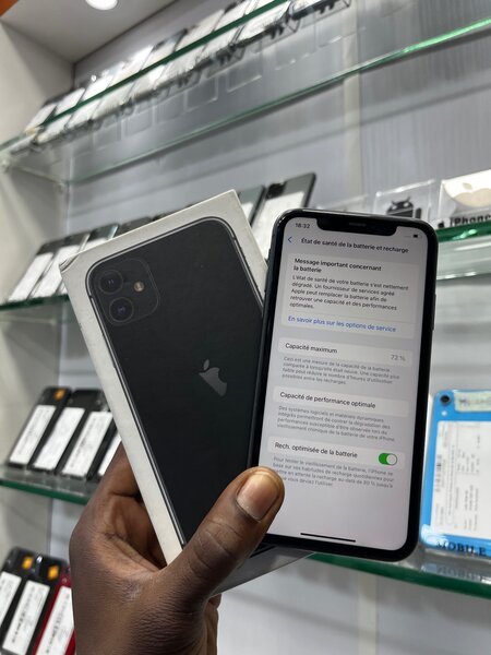 iPhone 11simple 64go avec carton noir