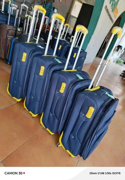 Valise à roulettes robuste
