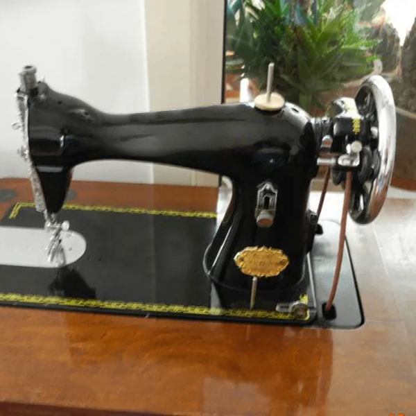 Machine à coudre ancienne