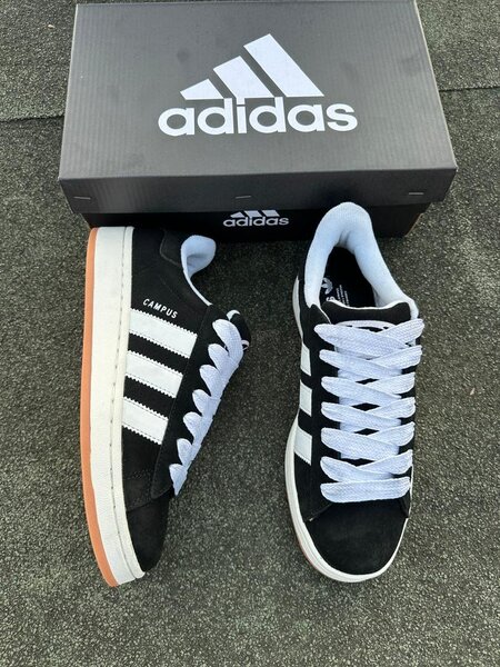 Chaussures Adidas campus