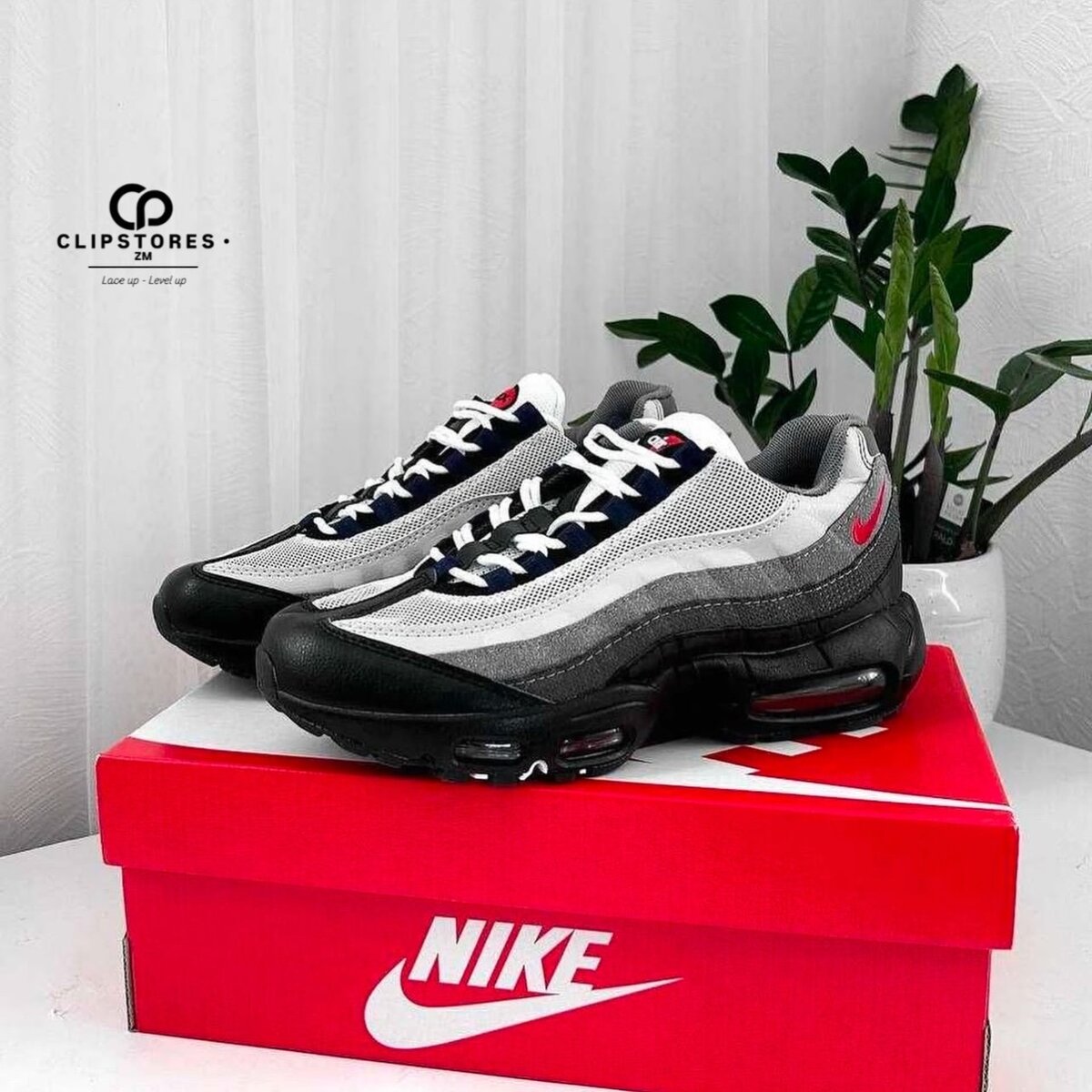 NIKE 95s