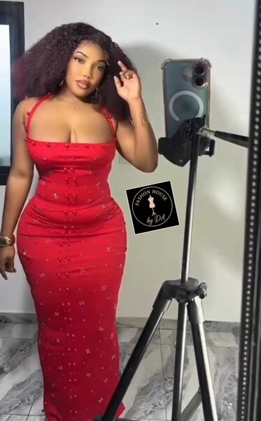 Robe longue rouge élégante