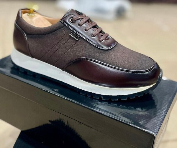 Chaussures en cuir marron pour hommes