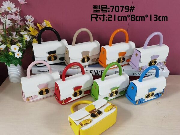 Lot de petits sacs bandoulière colorés