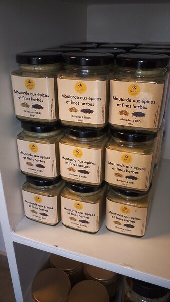MOUTARDE AUX EPICES ET FINES HERBES