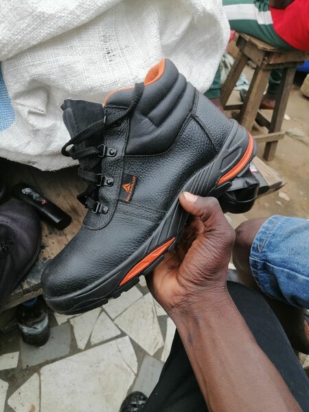 Chaussures de randonnée robustes