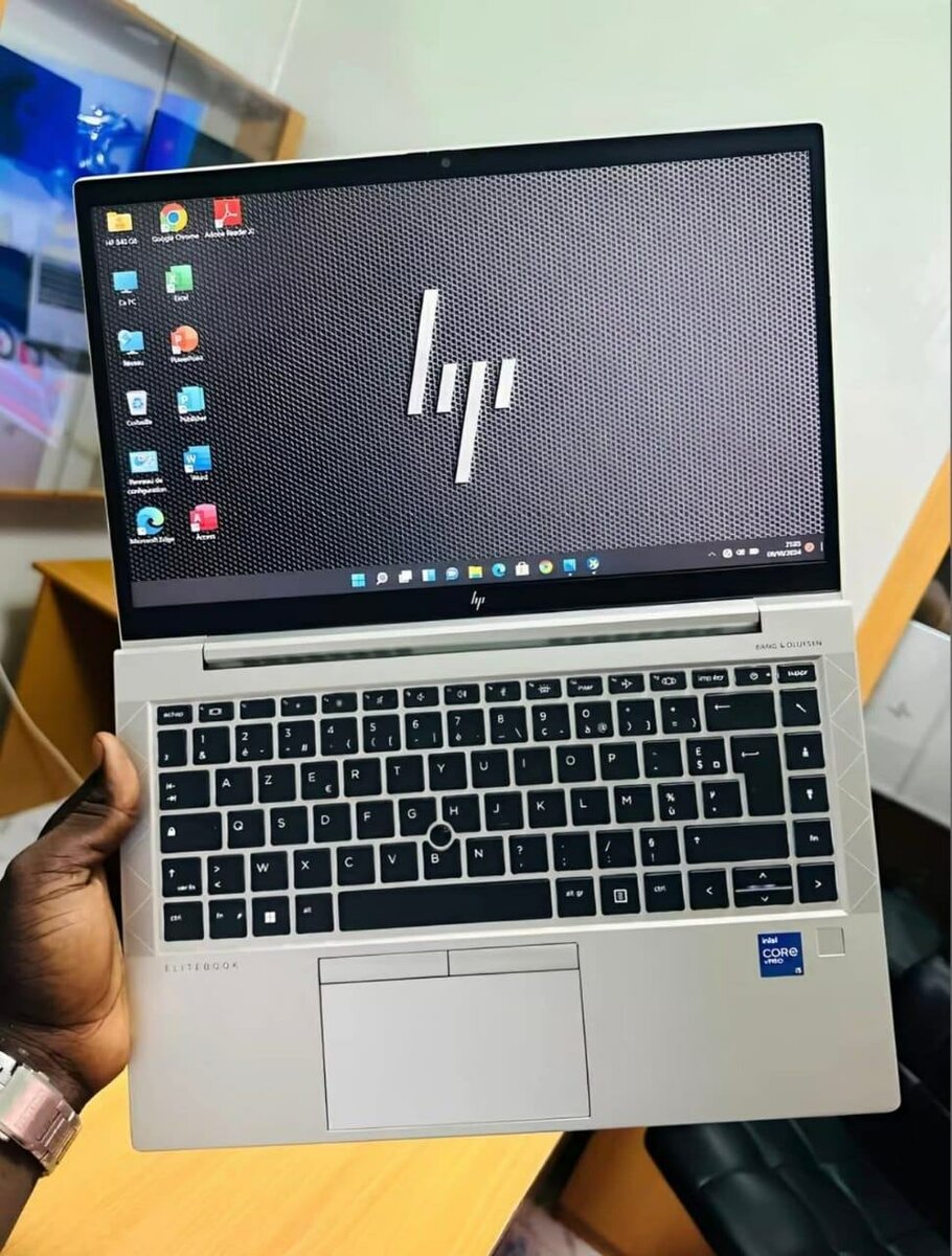 Ultra Portable Laptop 14''