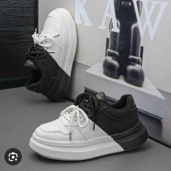 Baskets bicolores modernes