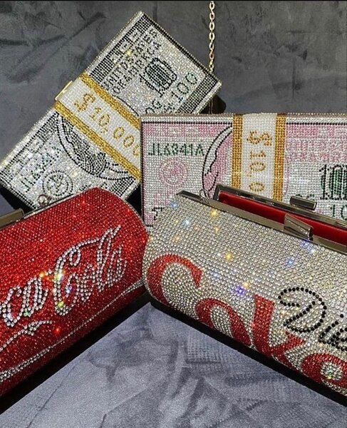 Sac à main strassé en forme de billet