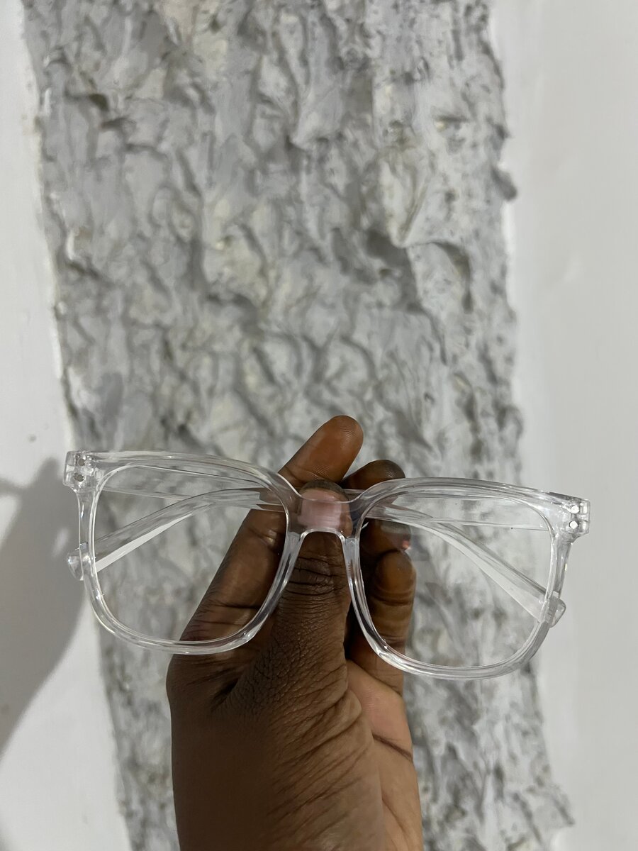 Lunettes transparentes modernes